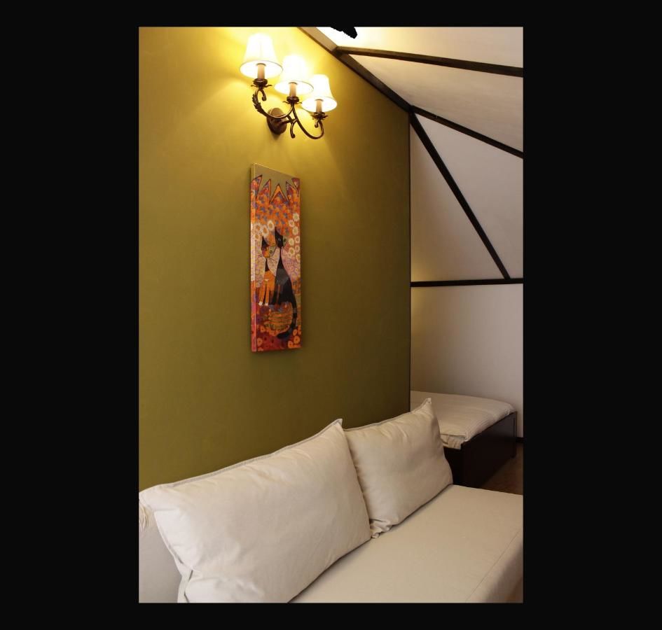 Отели типа «постель и завтрак» La Livada Отопень-36